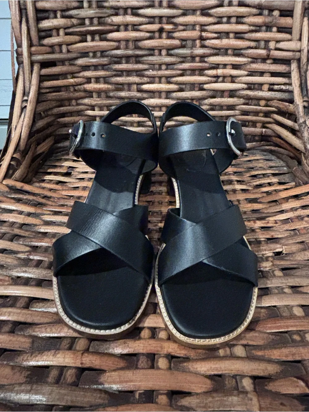 Everlane The Italian Leather Buckle Block Heel in Black Women's Shoe Size 7.5